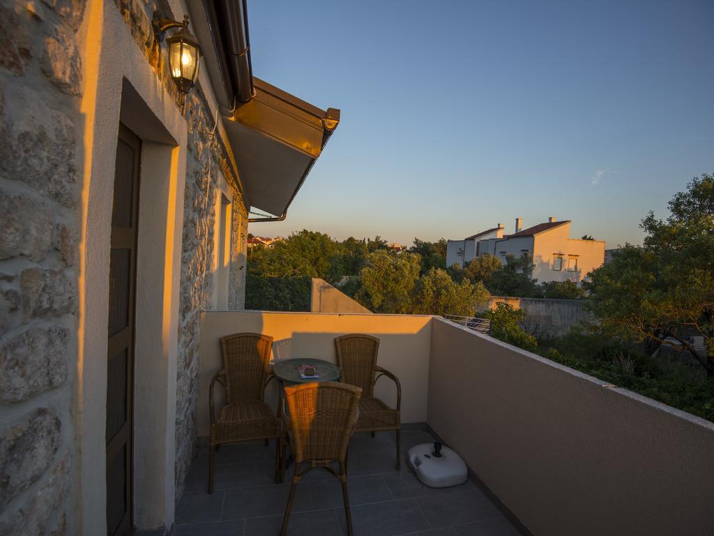 Apartments Punta Starigrad Paklenica Exterior photo