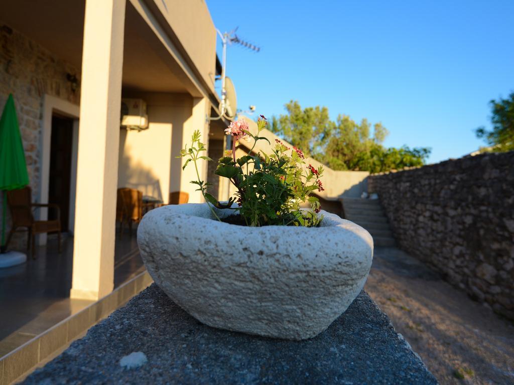 Apartments Punta Starigrad Paklenica Exterior photo