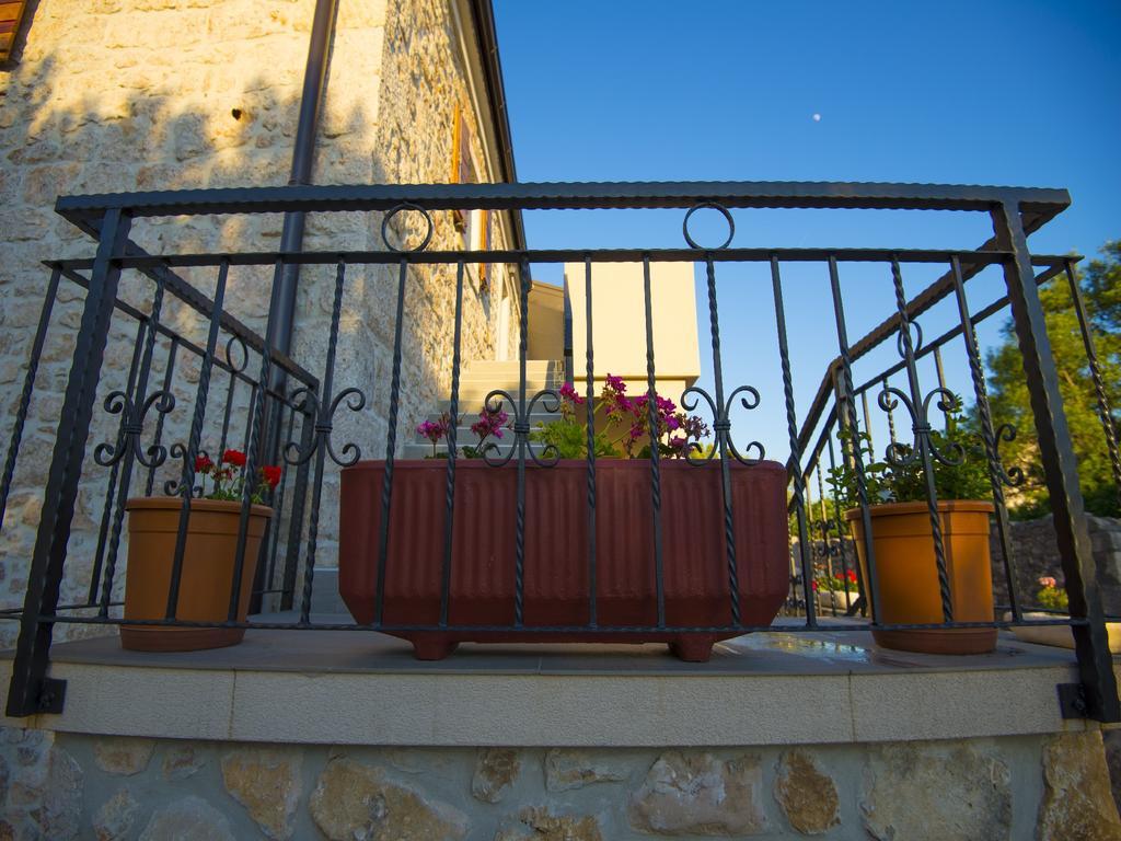 Apartments Punta Starigrad Paklenica Exterior photo
