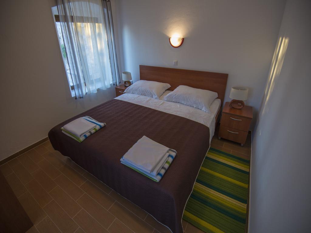 Apartments Punta Starigrad Paklenica Exterior photo