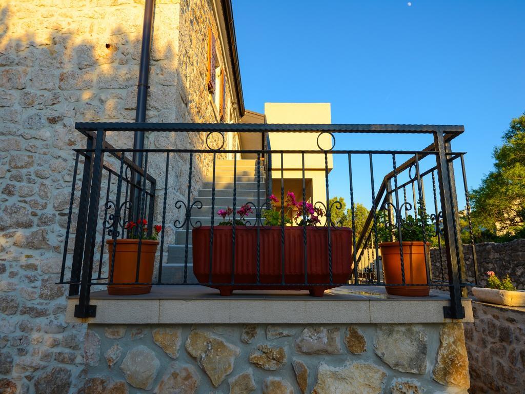 Apartments Punta Starigrad Paklenica Exterior photo