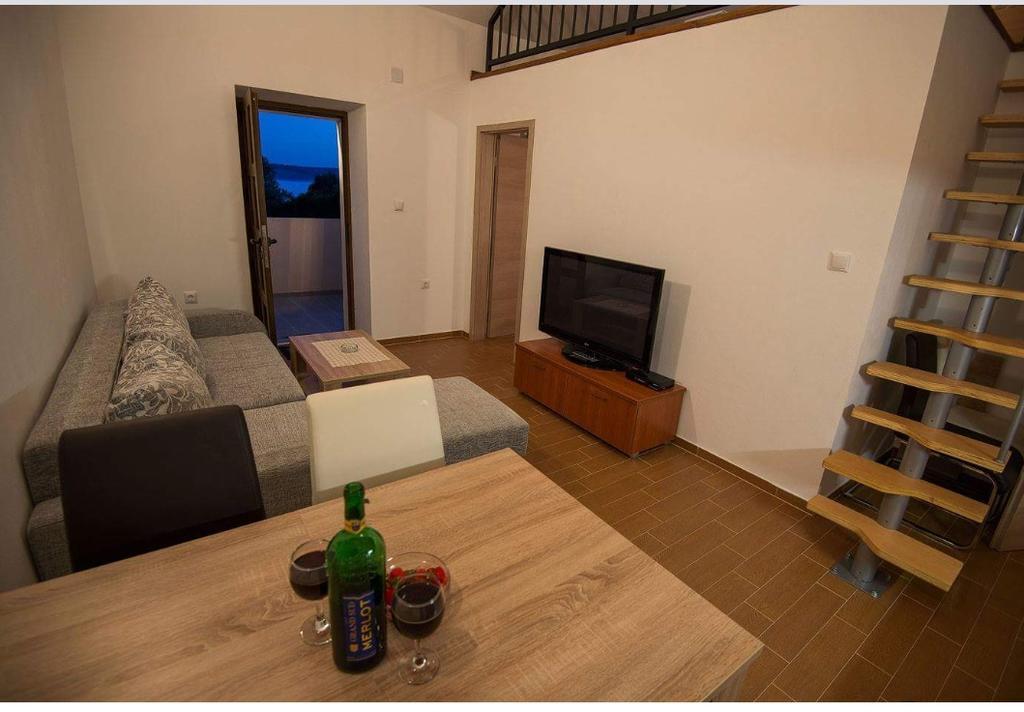 Apartments Punta Starigrad Paklenica Exterior photo